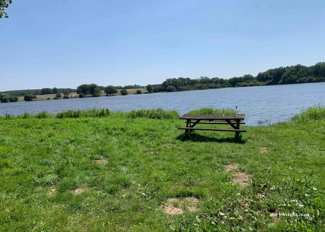 (36160) Sainte-Sévère-sur-Indre - L'Étang de Rongères — foto