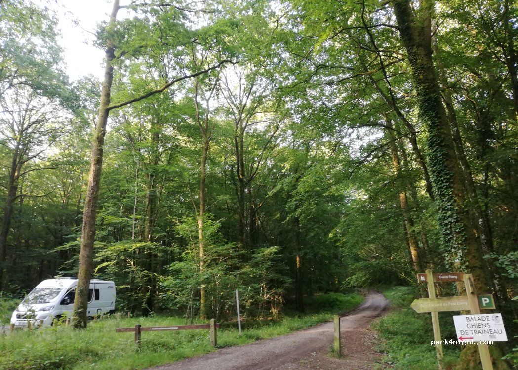 (72240) Saint-Symphorien - Unnamed Road — foto 2