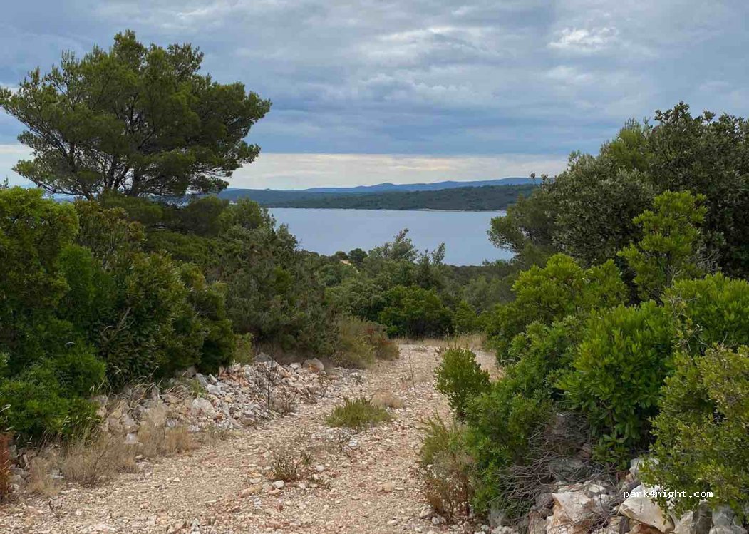 (21460) Rudina - Unnamed Road — foto
