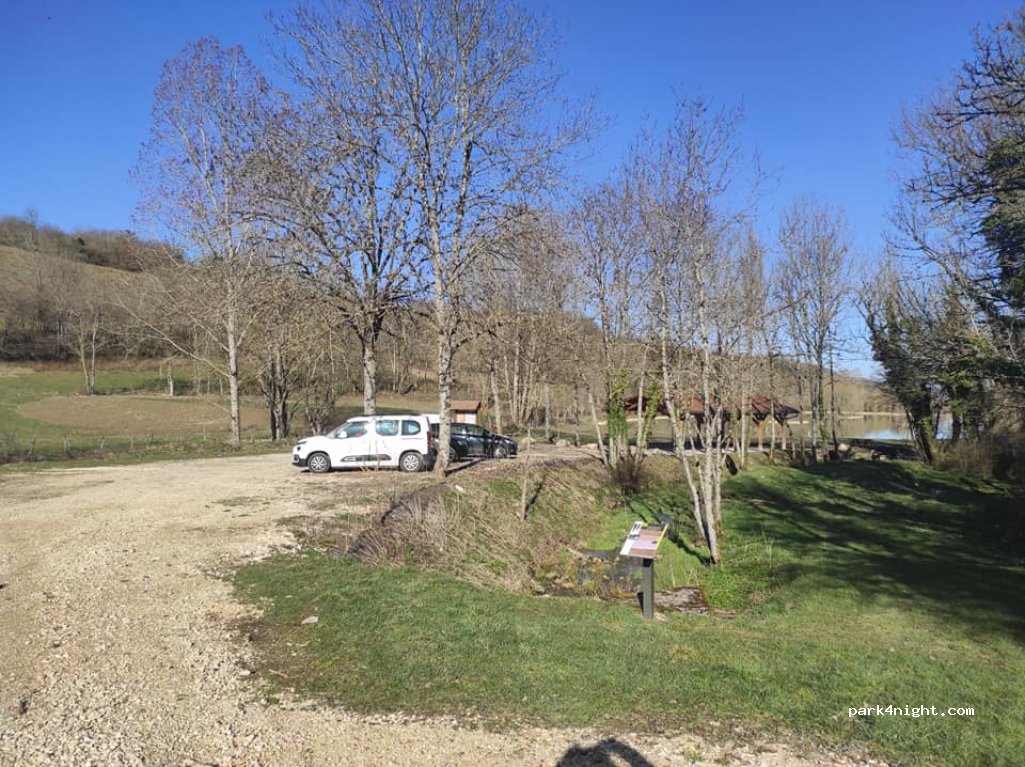 (01230) Évosges - chemin de l'église — foto 2