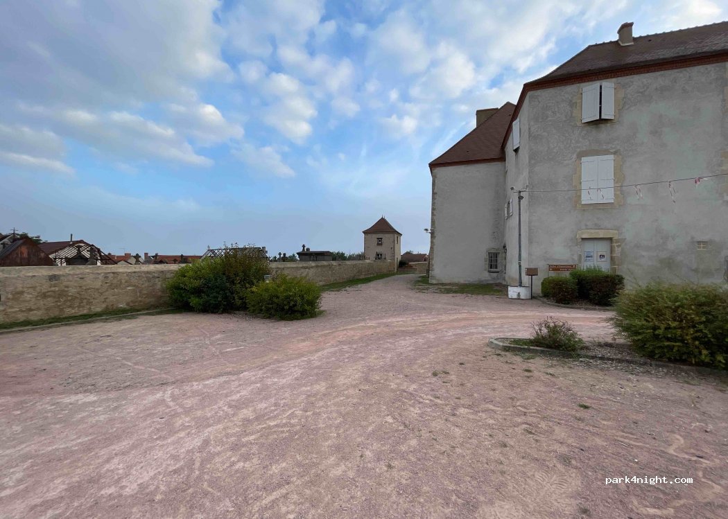 (03260) Saint-Germain-des-Fossés - 3 Rue de la Fontaine — foto 2
