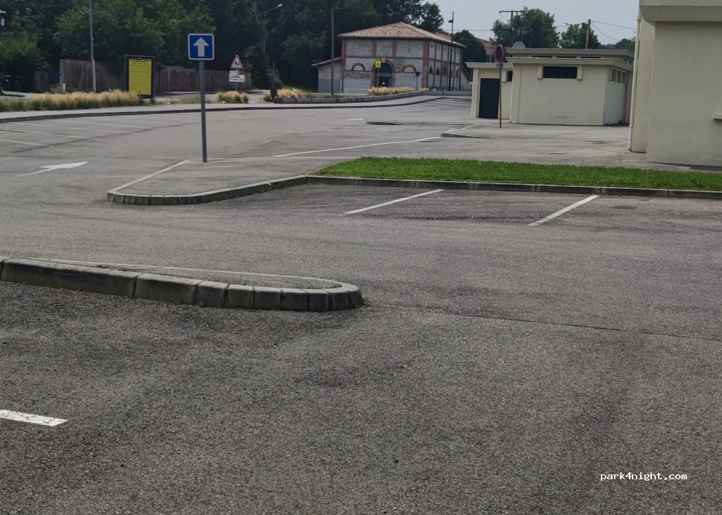 (31620) Fronton - 1 Avenue du Stade — foto 2