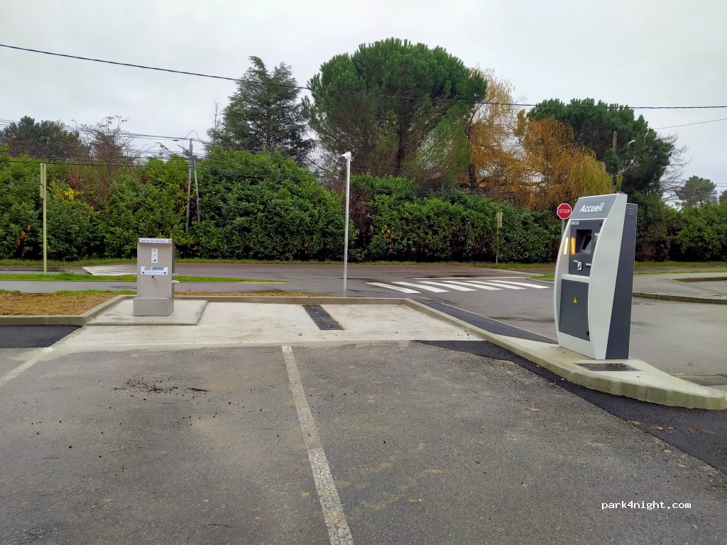 (31620) Fronton - 1 Avenue du Stade — foto 3