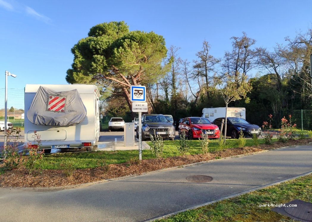 (31620) Fronton - 1 Avenue du Stade — foto 5