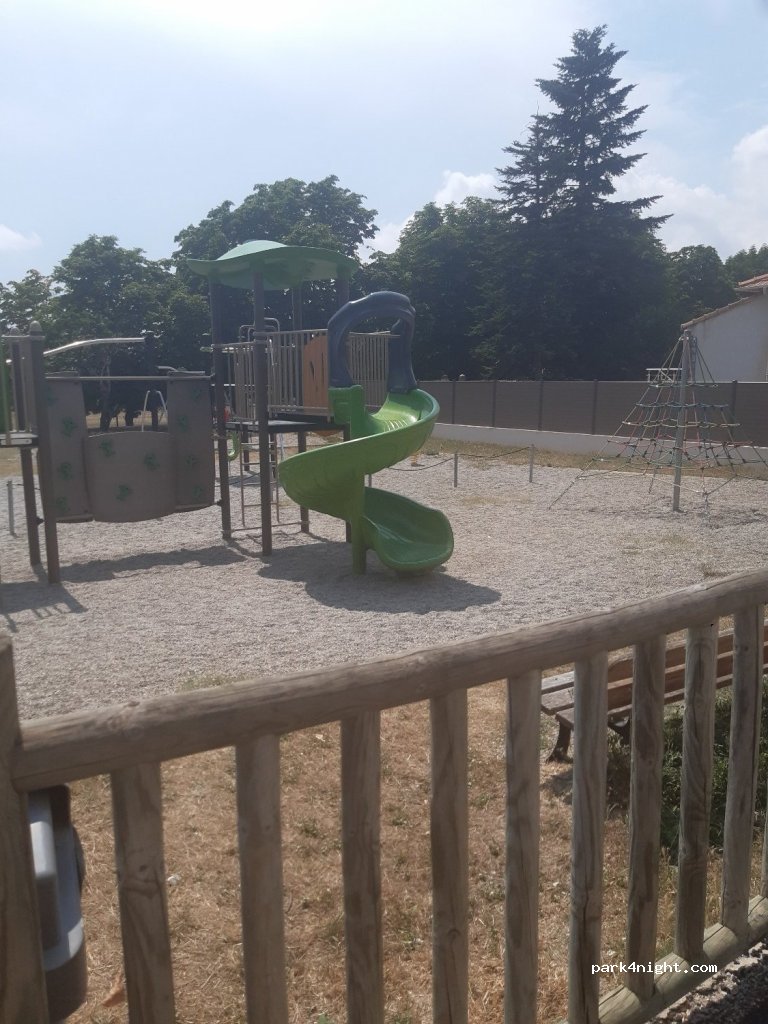 (06460) Saint-Vallier-de-Thiey - 7 Avenue Désiré Pignatta — foto 2