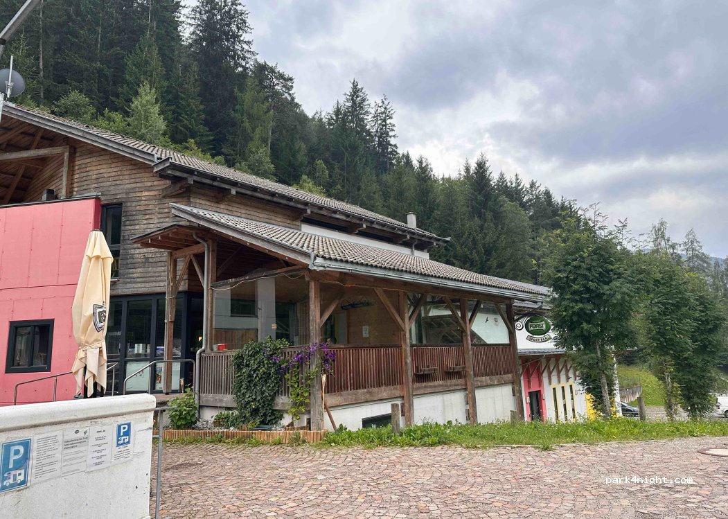 Sport Bar | Parkplatz für Camper — foto 3