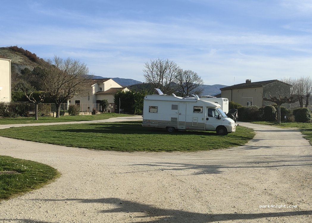 Aire Camping-Car Puy-Saint-Martin — foto 5