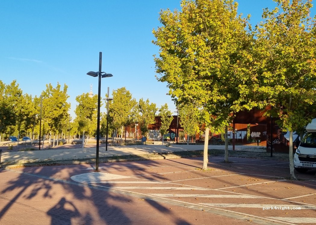 (50012) Zaragoza - Avenida Alcalde Gómez Laguna — foto 2