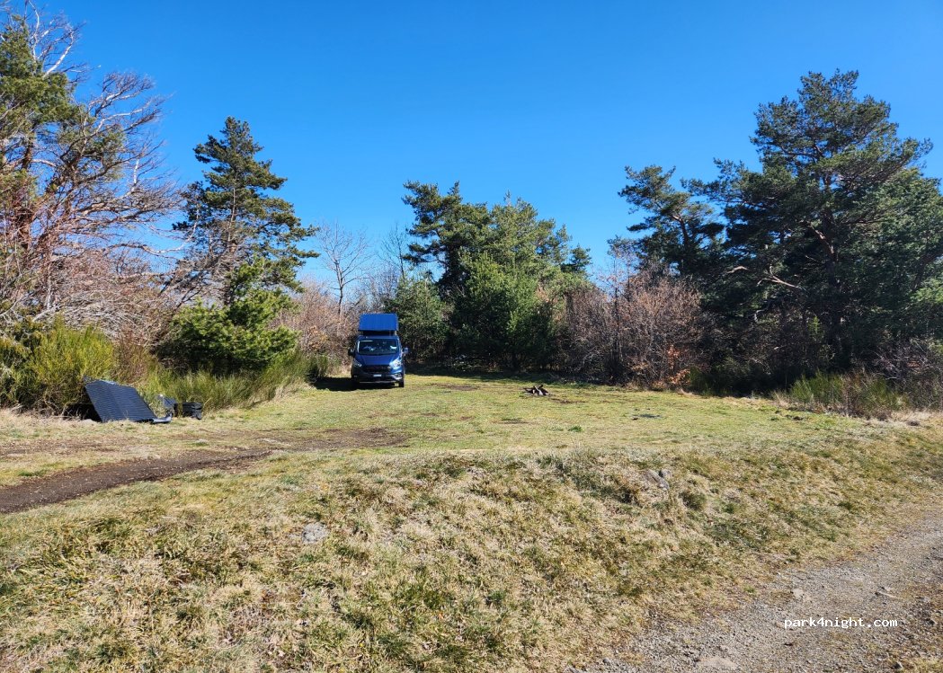 (63790) Murol - Unnamed Road — foto 4