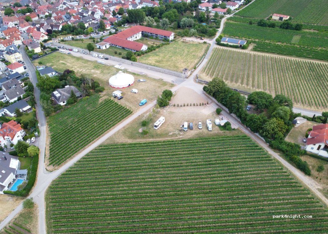 Wohnmobilstellplatz Bodenheim — foto