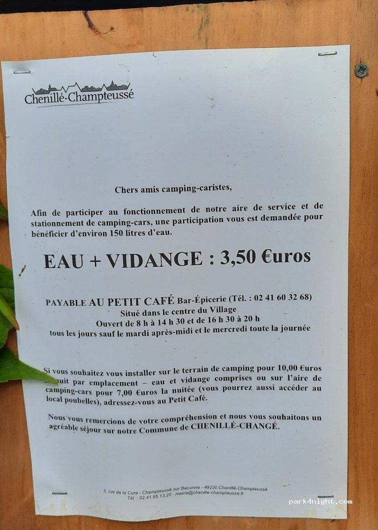 Aire de camping-cars Chenillé-Changé — foto 3