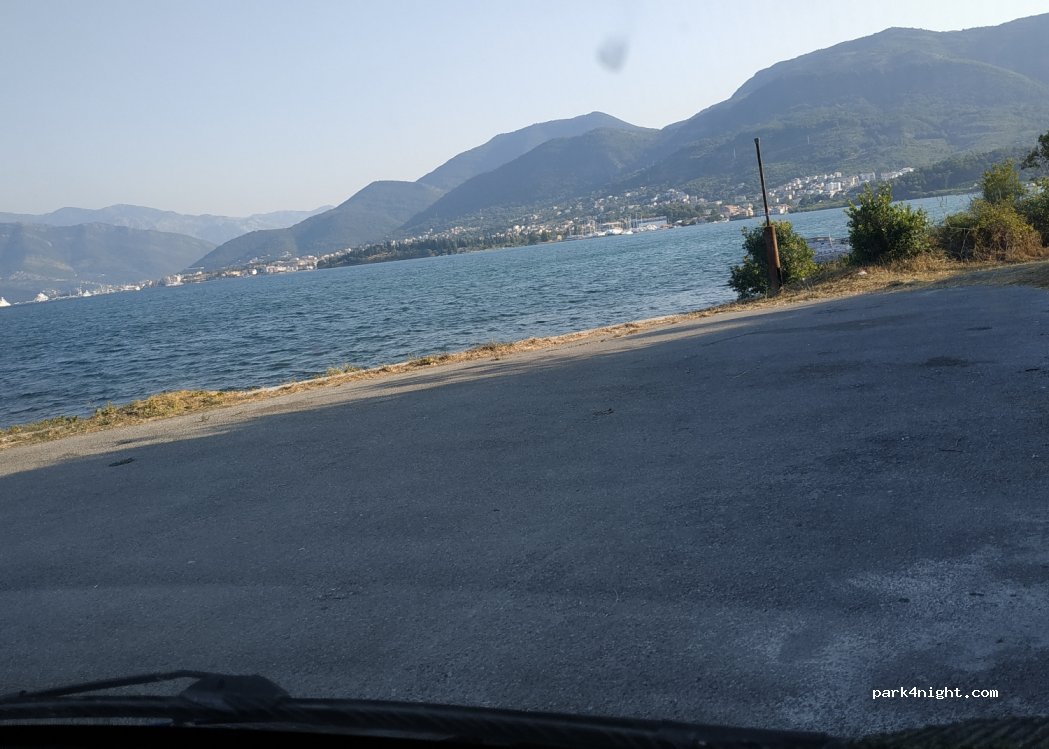 (85320) Tivat - Unnamed Road — foto