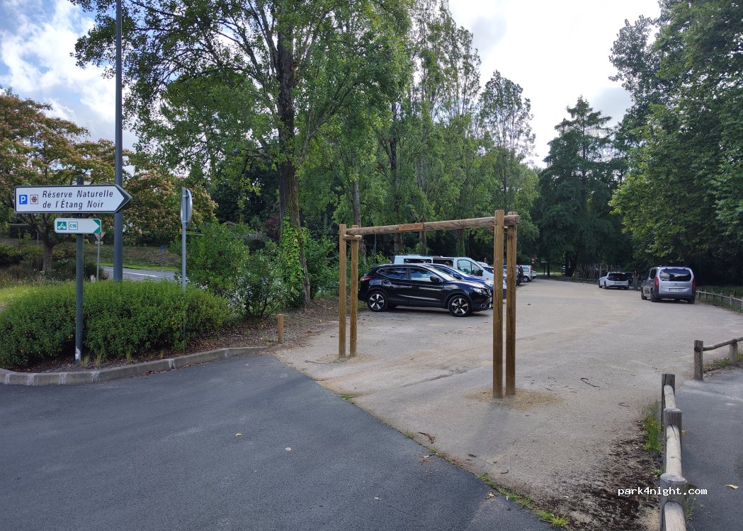 (40510) Seignosse - 600 Avenue du Parc des Sports — foto 2