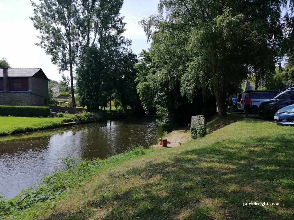 (22100) Dinan - 1 Quai du Val de Rance — foto 2