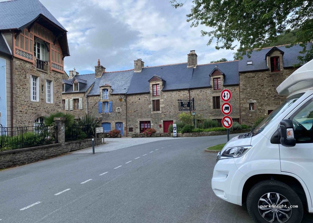 (22100) Dinan - 1 Quai du Val de Rance — foto 4