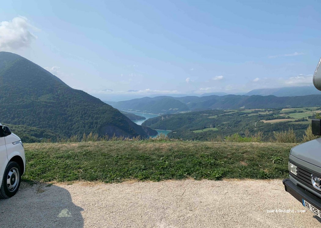 (38770) Monteynard - Chemin de la Combe — foto