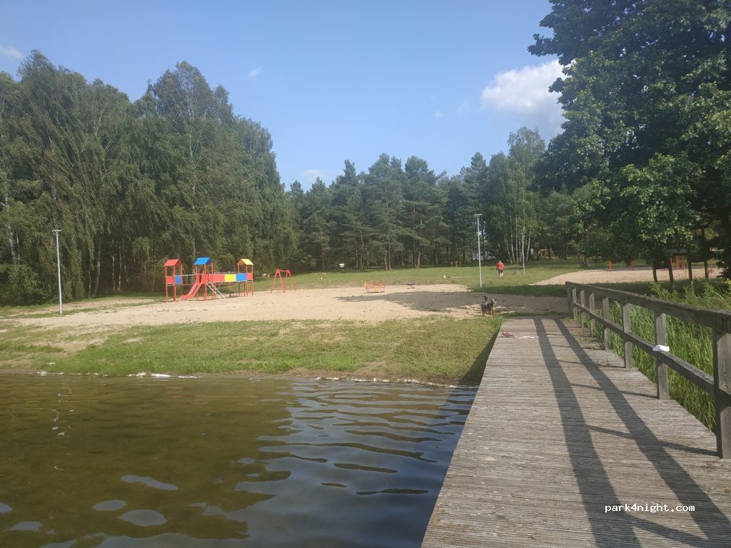 Pole kempingowe Jezioro Korytnickie — foto