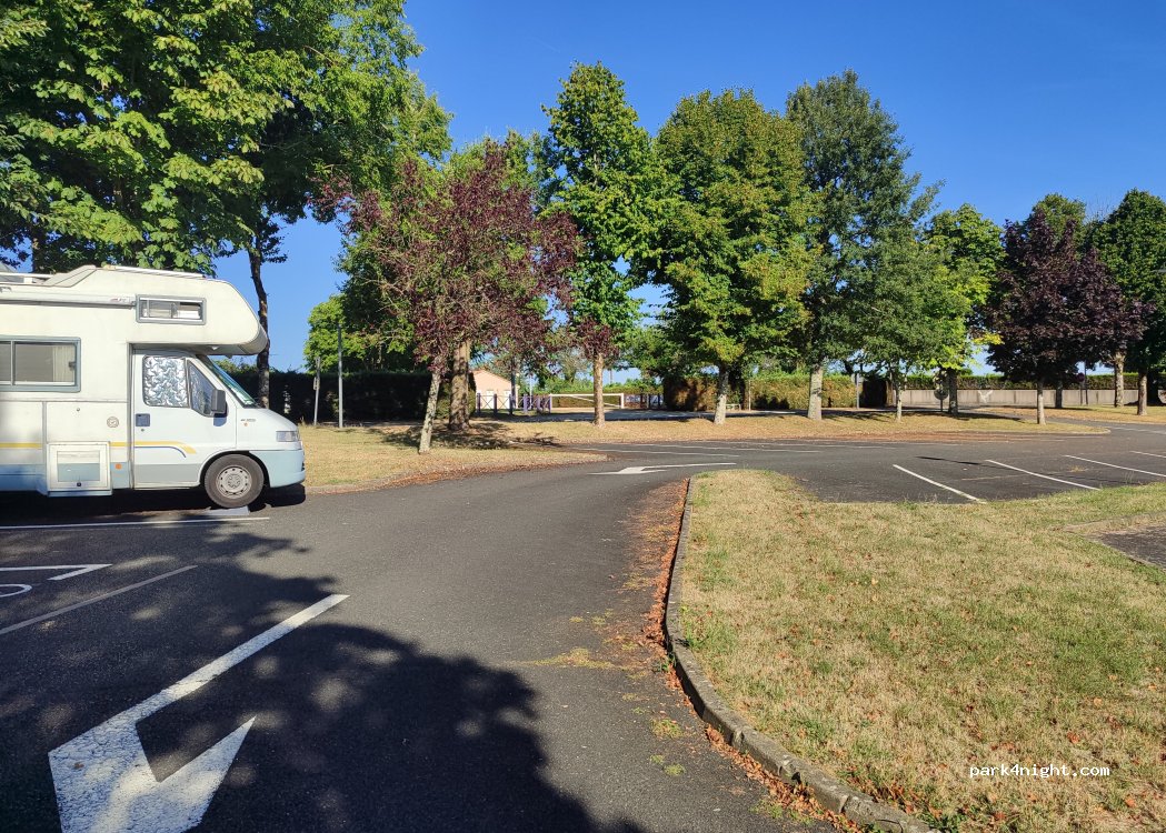 (79400) Saint-Martin-de-Saint-Maixent - 15 Rue des Ecoles — foto 5