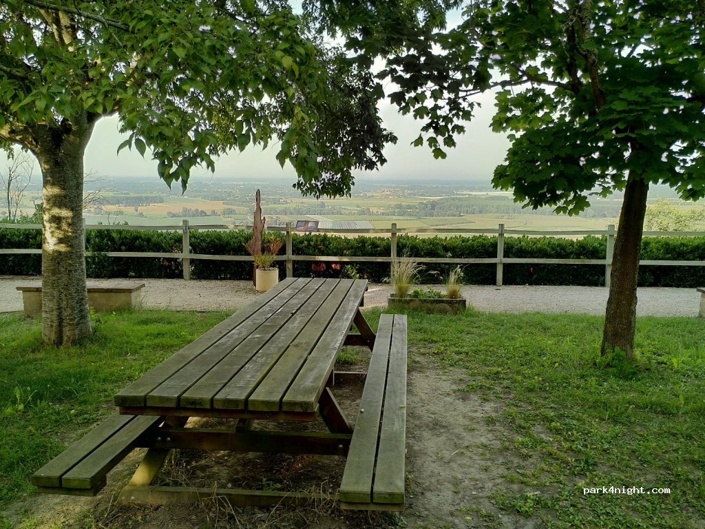 (82130) Piquecos - 20 Place du Village — foto 2