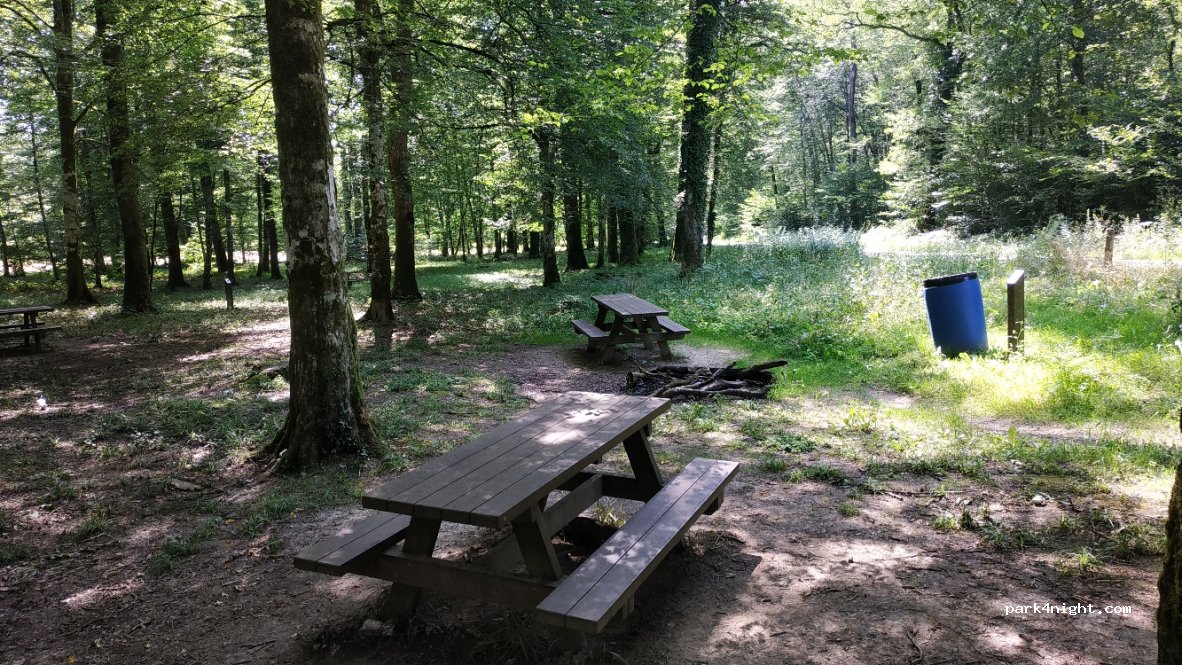 (25250) L'Isle-sur-le-Doubs - Unnamed Road — foto 2