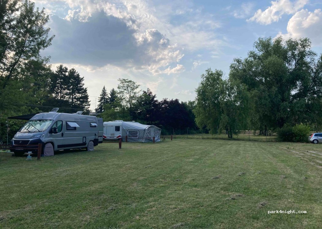 Csopaki Üdülőfalu és Kemping — foto