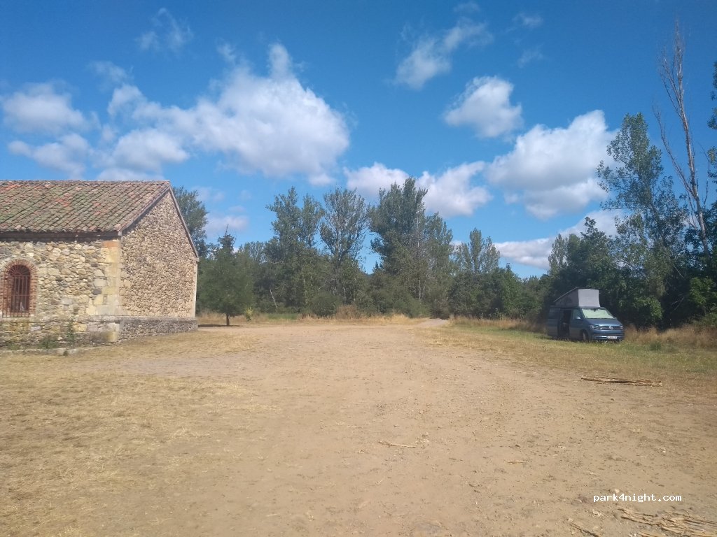 (24839) Matallana de Torío - 27 Avenida León — foto 2
