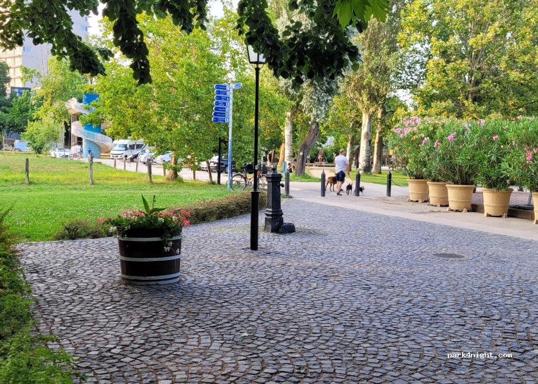 (8220) Balatonalmádi - 3 Véghely Dezső utca — foto 3
