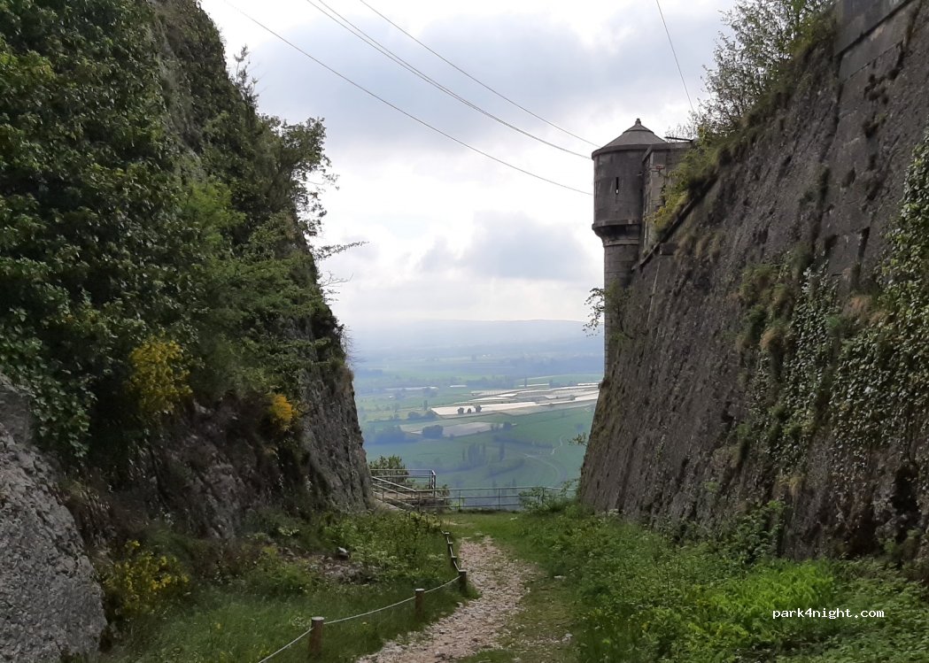 (01200) Léaz - Route du Fort — foto