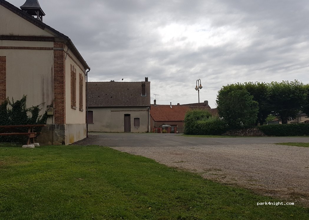 (51120) Saudoy - 6 Place de la Clochette — foto 3