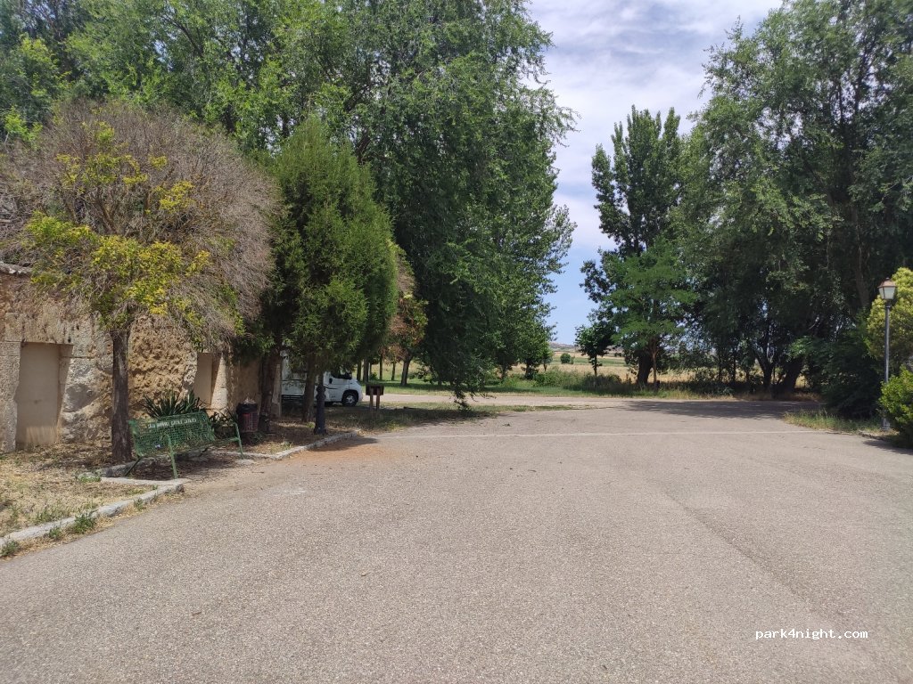 (09370) La Aguilera - 1 Avenida San Pedro Regalado — foto 2