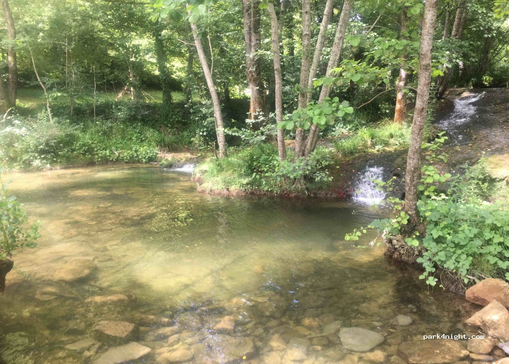 (82140) Saint-Antonin-Noble-Val - 39 Chemin des Neuf Pierres — foto