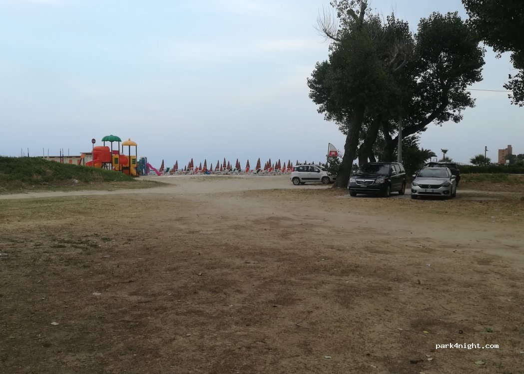 (64026) Roseto degli Abruzzi - 26 Viale Makarska — foto
