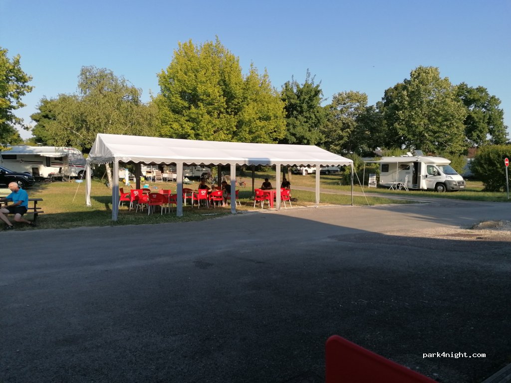 Camping du Lac de la Villegusien — foto 3