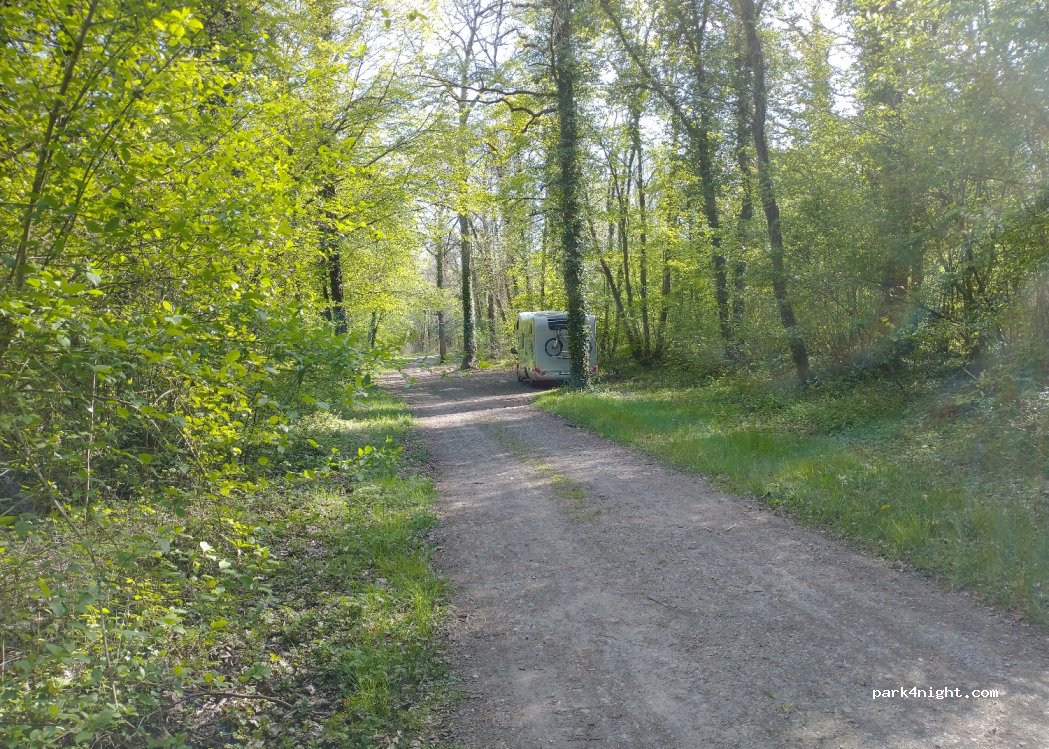 (02820) Montaigu - 7 Rue du Parc — foto 3