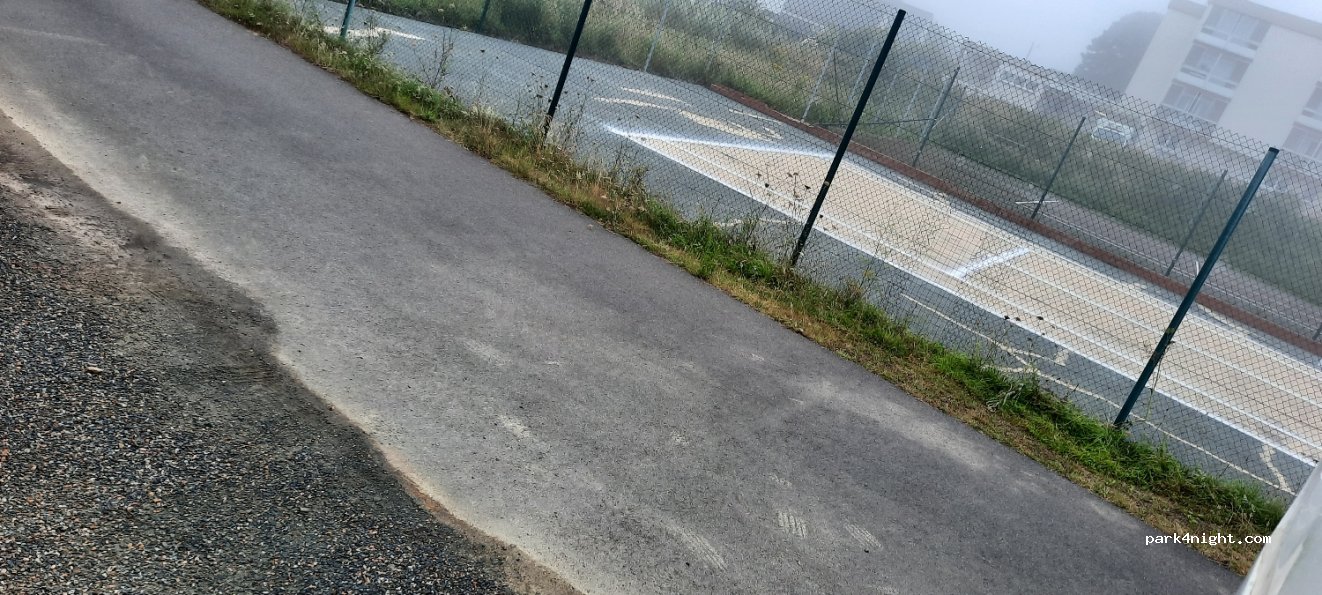 (22660) Trélévern - Hent Enez Rouzic — foto