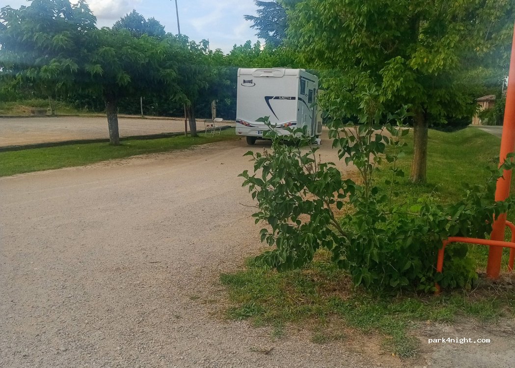 Aire de camping-car Piquecos — foto 4