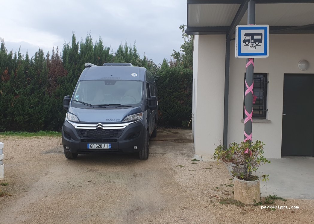 Aire de camping-car Piquecos — foto 5
