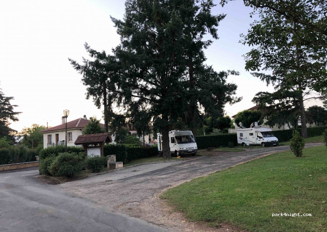 (46220) Prayssac - 4-10 Avenue des Acacias — foto 2