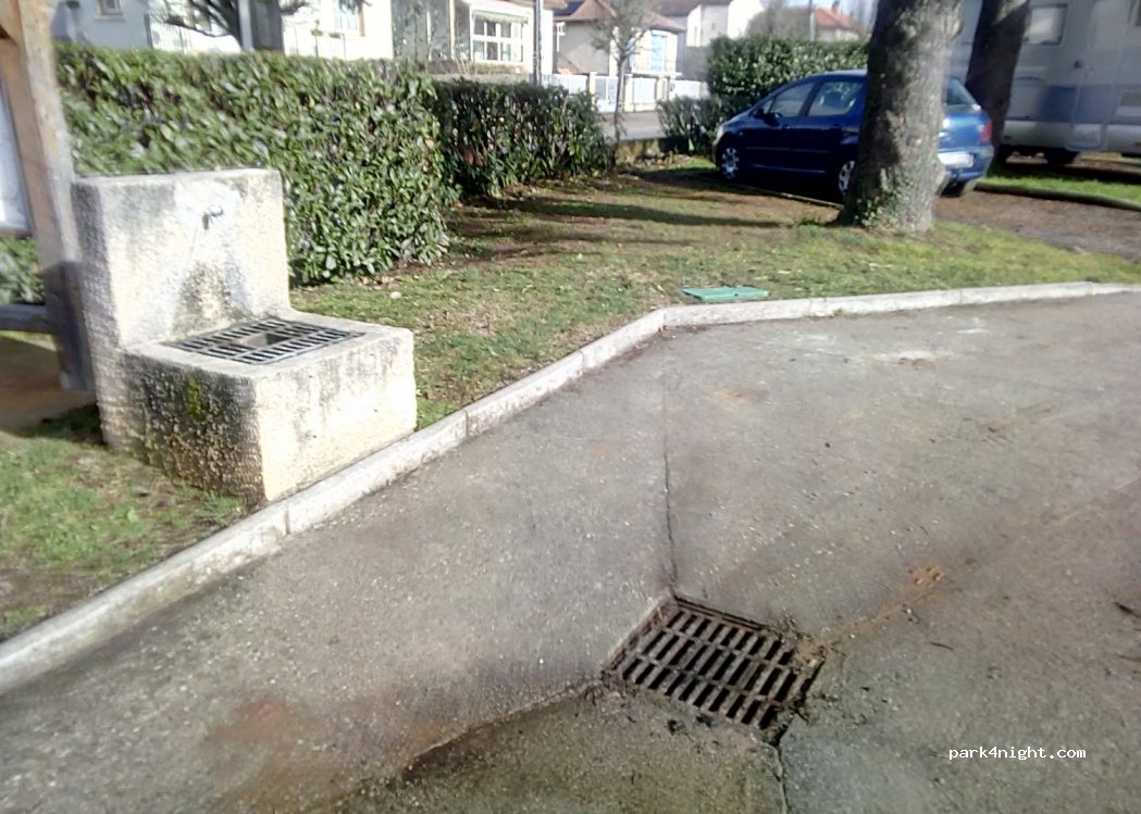 (46220) Prayssac - 4-10 Avenue des Acacias — foto 3