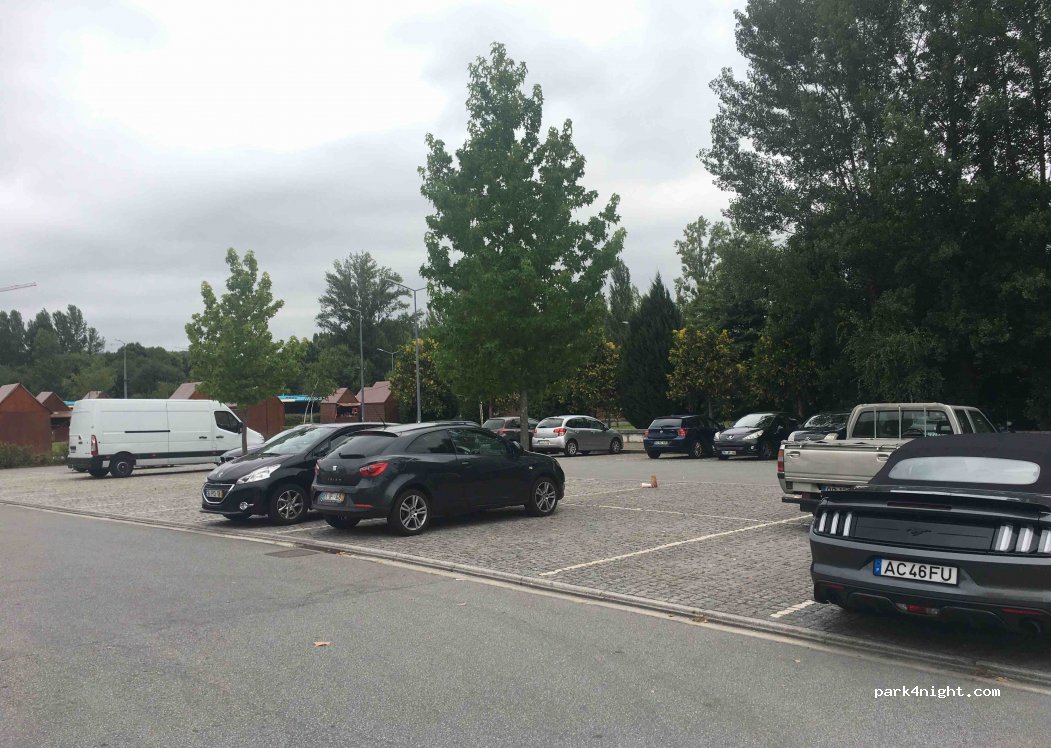 (4760-409) Vila Nova de Famalicão - 332 Avenida Marechal Humberto Delgado — foto