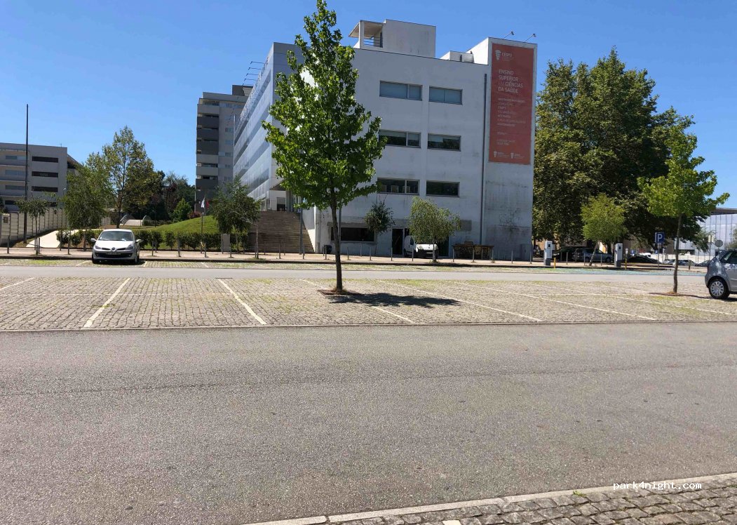 (4760-409) Vila Nova de Famalicão - 332 Avenida Marechal Humberto Delgado — foto 3