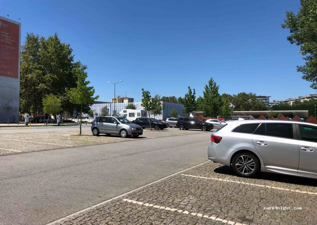 (4760-409) Vila Nova de Famalicão - 332 Avenida Marechal Humberto Delgado — foto 4
