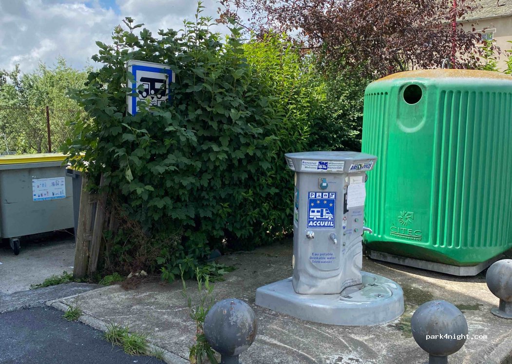 (15320) Val-d'Arcomie - 12 Le Bourg — foto