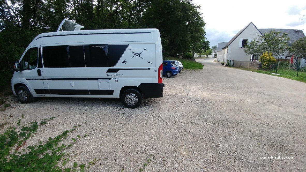(41120) Le Controis-en-Sologne - 8 Rue du Bourg — foto