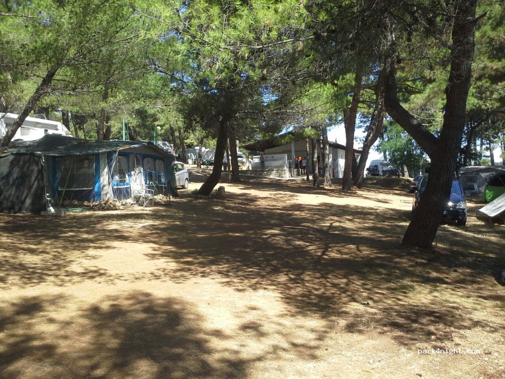 Kamp Preko Mosta — foto