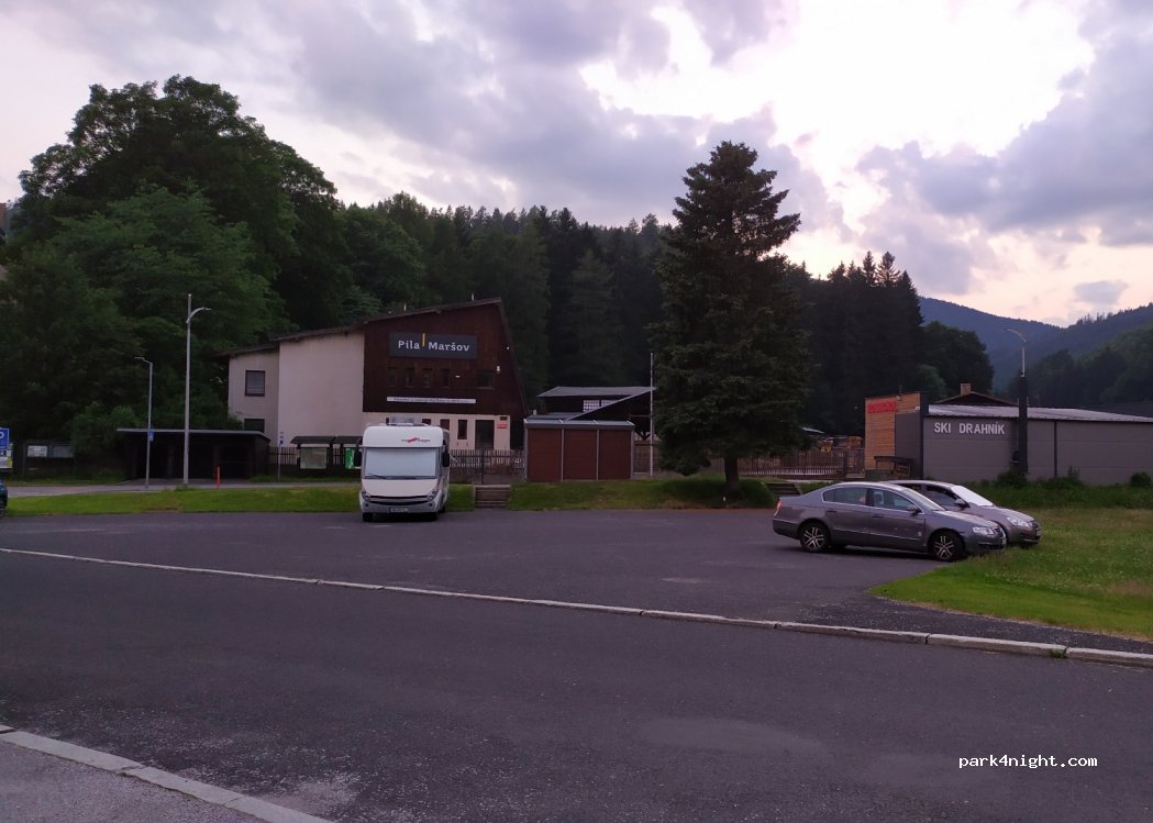 (542 26) Horní Maršov - 62 Bertholdovo náměstí — foto