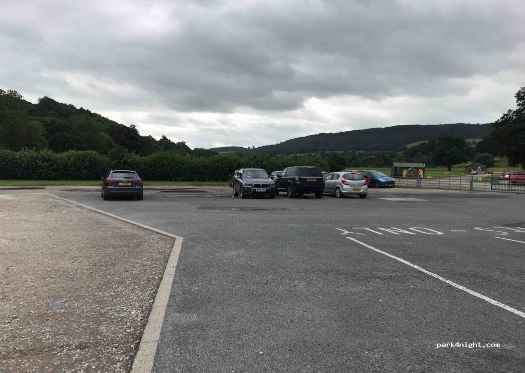 Showfield carpark Pateley Bridge — foto