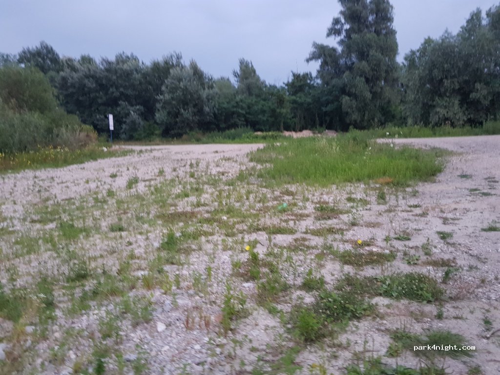 (31000) Nemetin - Unnamed Road — foto