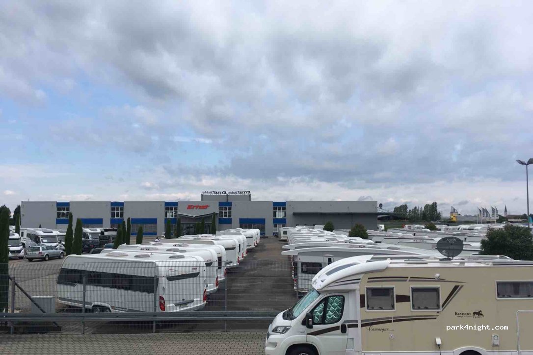 Stellplatz Ernst Caravan — foto