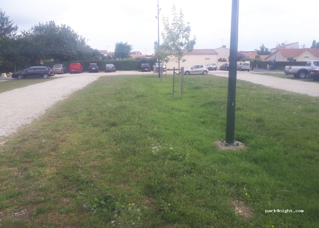 (17390) La Tremblade - 8 Rue Batelière — foto